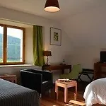 Val Lachard 4*